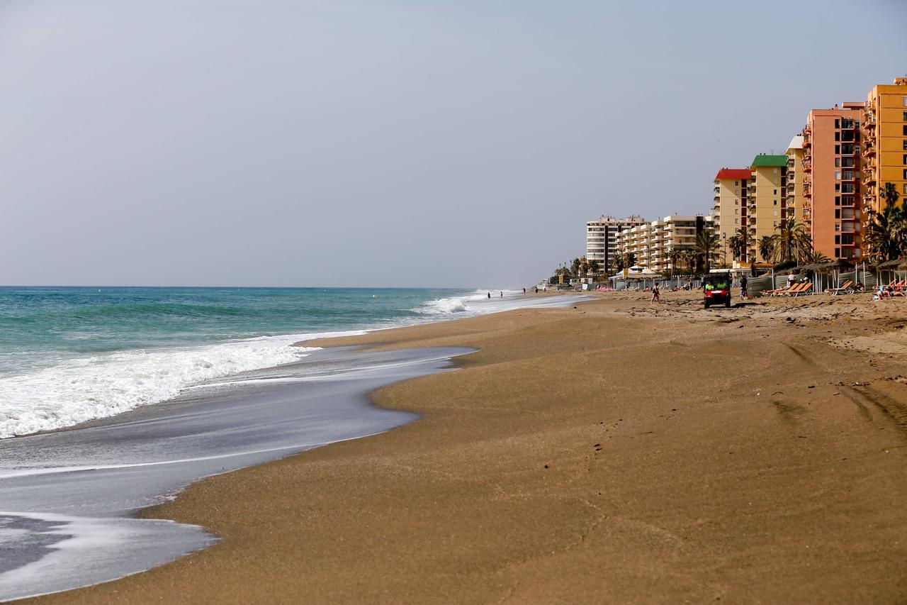 Suitur Apartamento Frente A La Playa Fuengirola Bagian luar foto